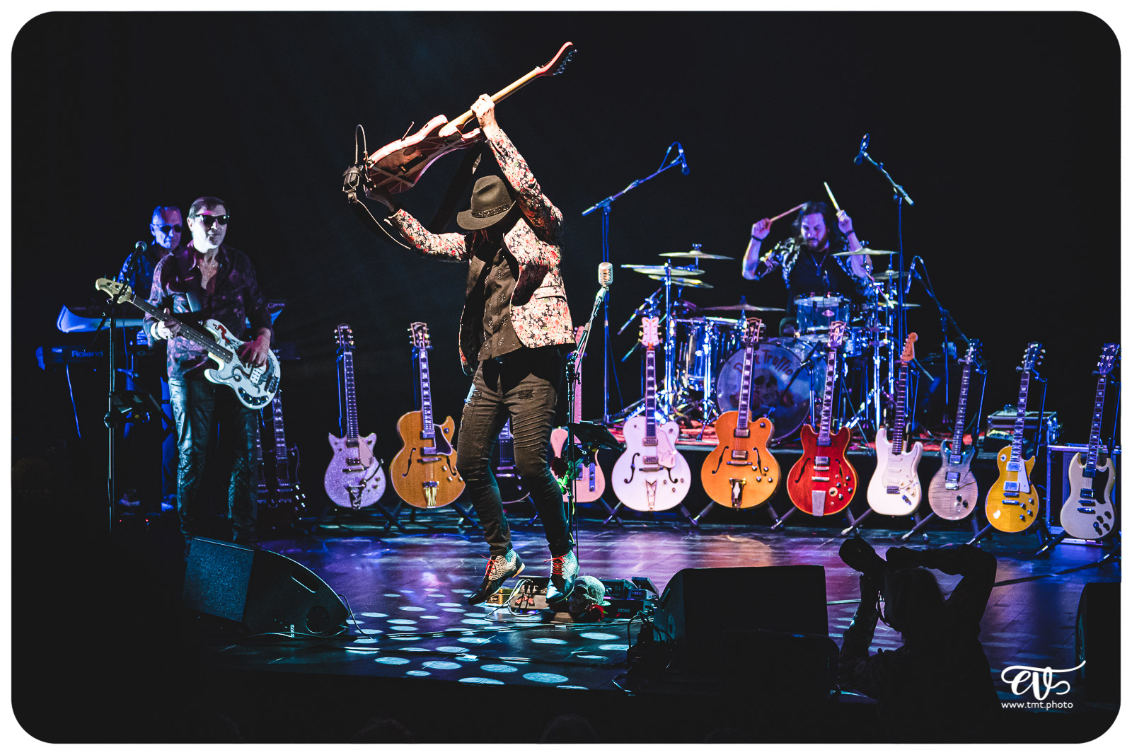 L'HISTOIRE DU ROCK EN 13 GUITARES